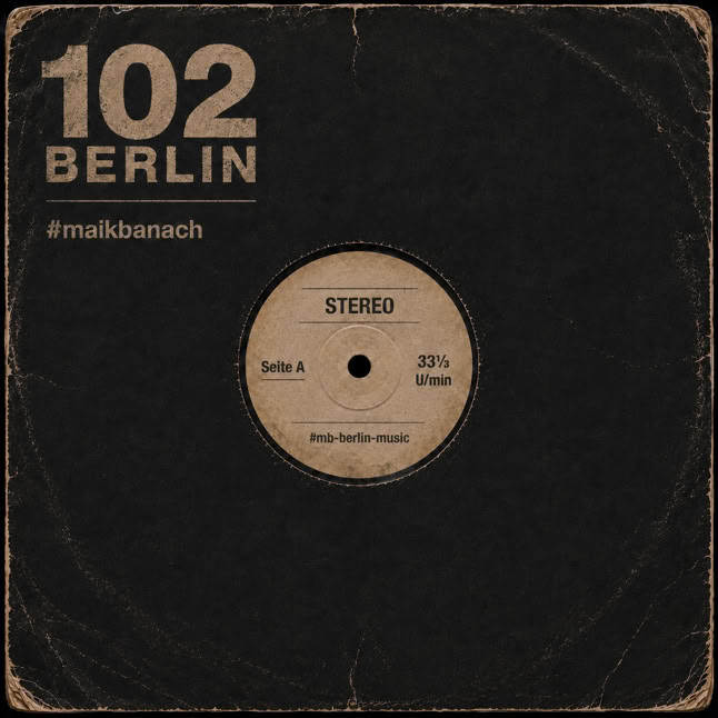 Schwarze Schallplattenh&uuml;lle mit der Aufschrift "102 Berlin" und einem zentralen Etikett mit der Aufschrift "Stereo" und "Seite A".